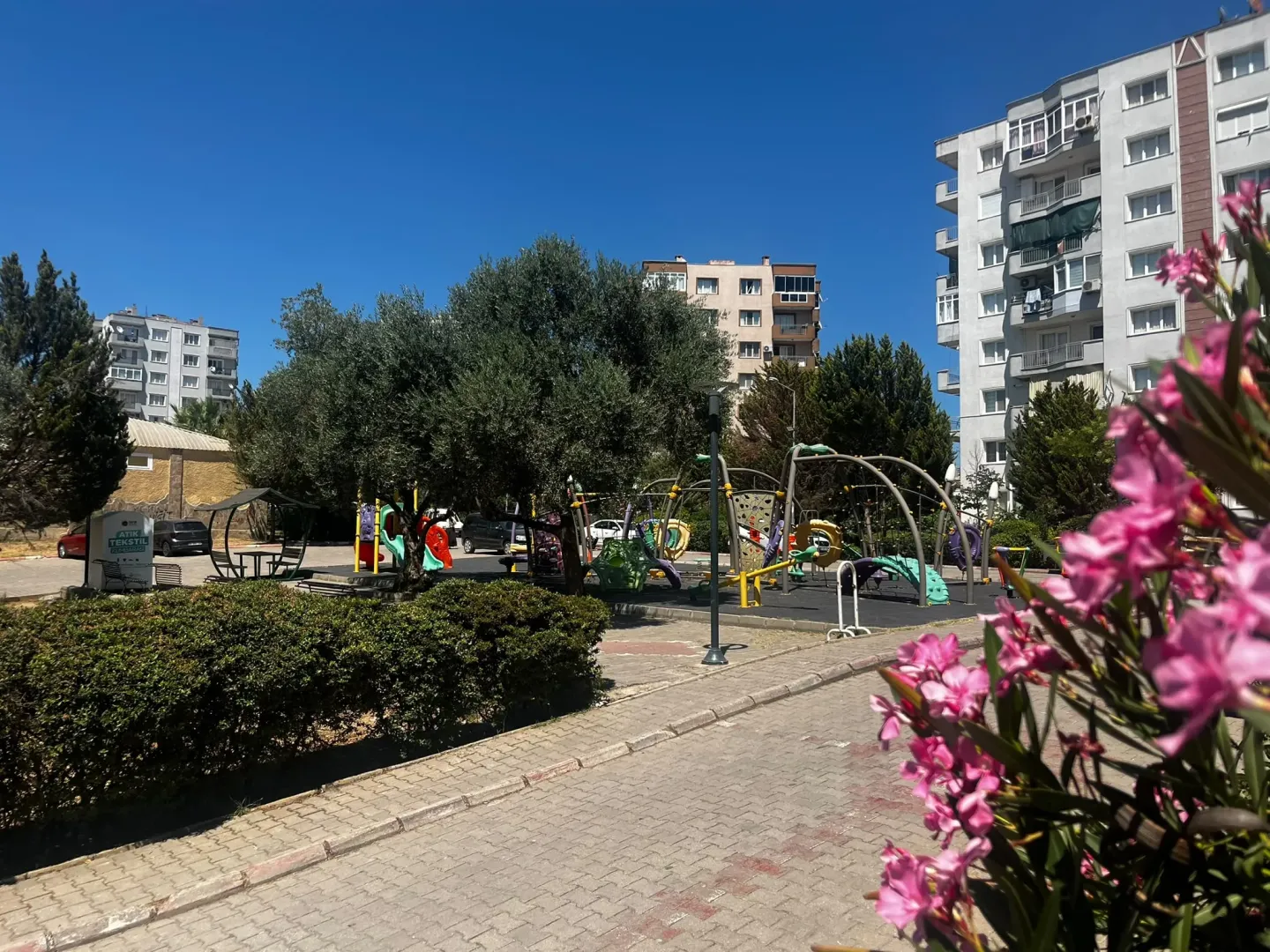 İNÖNÜ MAHALLESİ'NDE SİTE İÇİNDE  ARAKAT 3+1 DAİRE