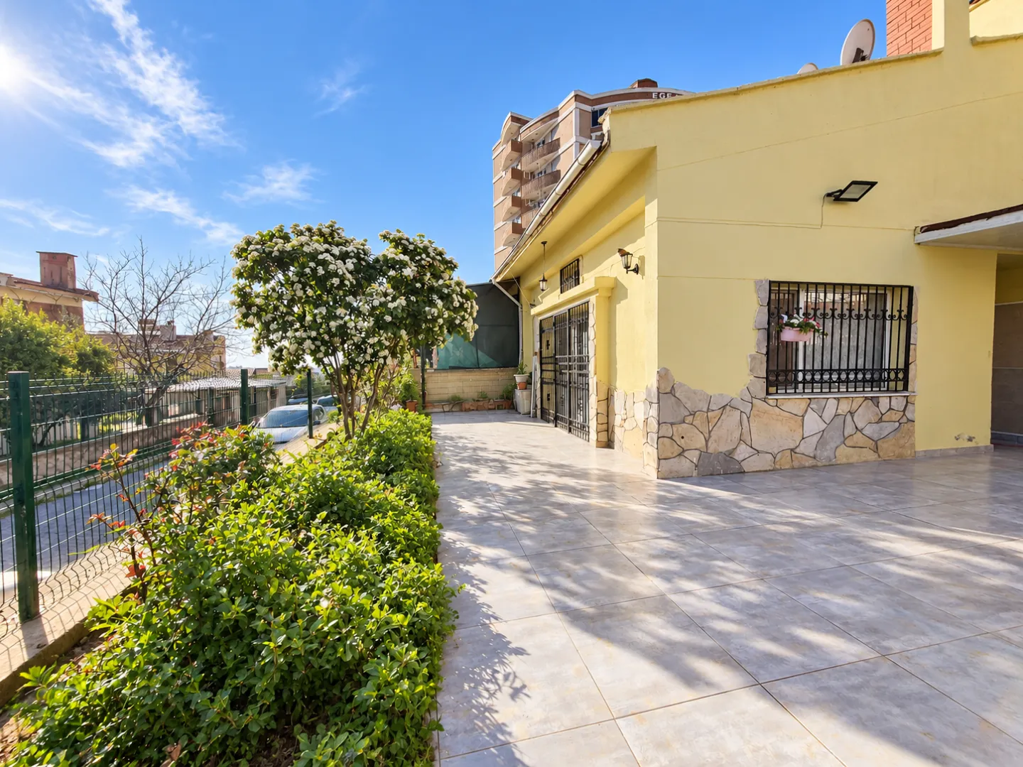 İnönü Mahallesi'nde Geniş Bahçeli 3+1 Loft Dubleks Villa