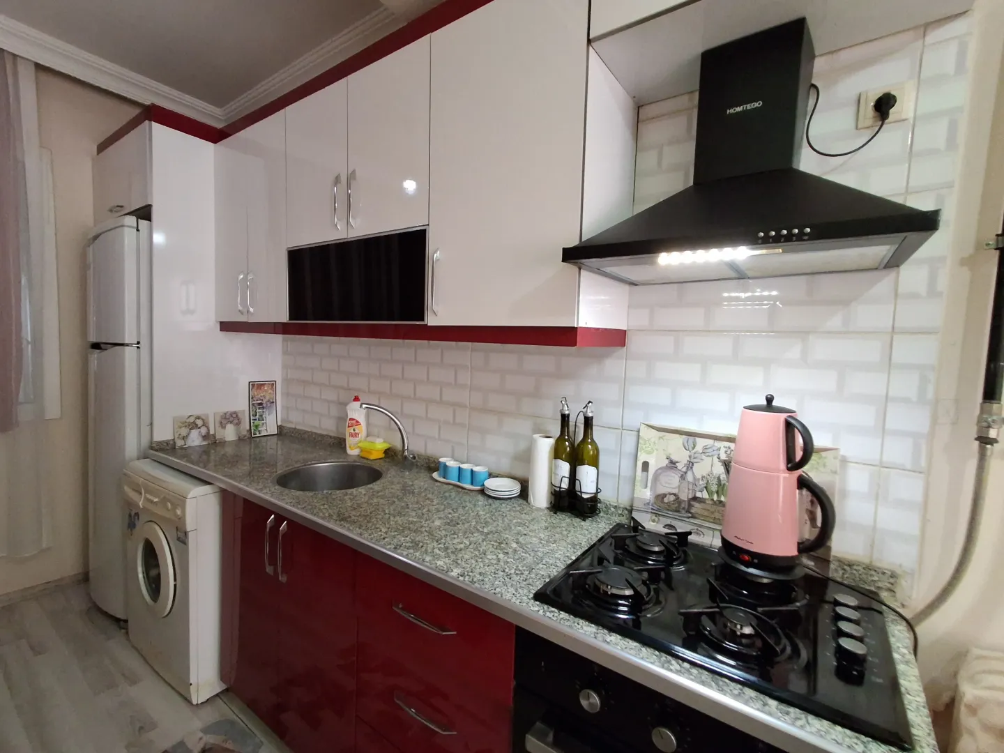 Merkezi Konumda | Toplu Taşımaya Yakın | Eşyalı 1+1 Kiralık