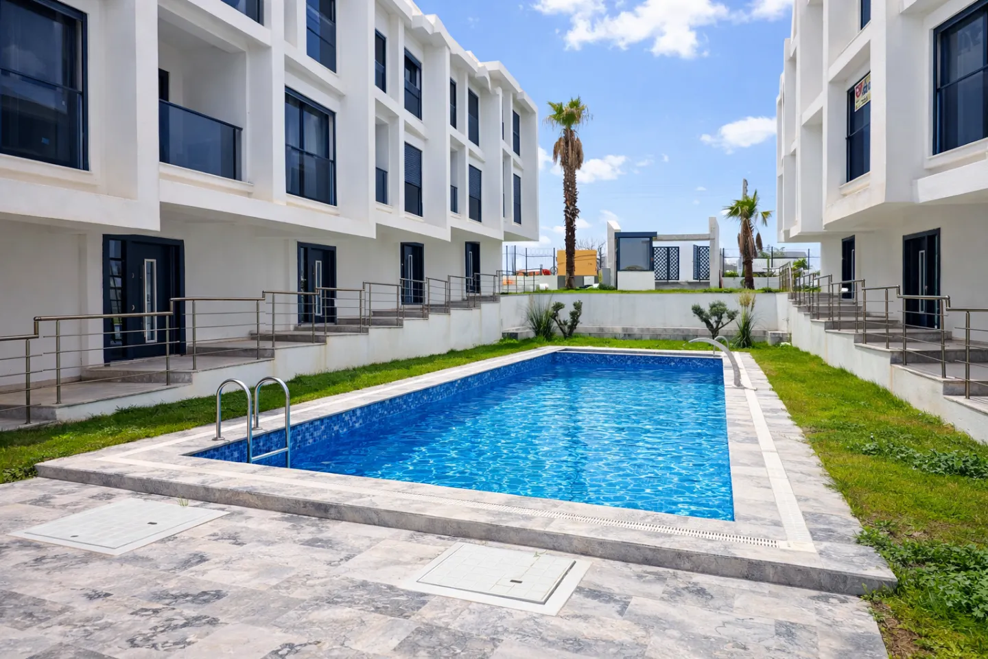 AYRANCILAR’DA DOĞAYLA İÇ İÇE, ÖZEL HAVUZLU 3+1 TRİPLEKS VİLLA